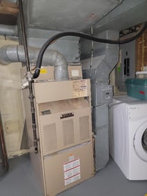 A picture containing indoor, appliance, white goods, dirty

Description automatically generated